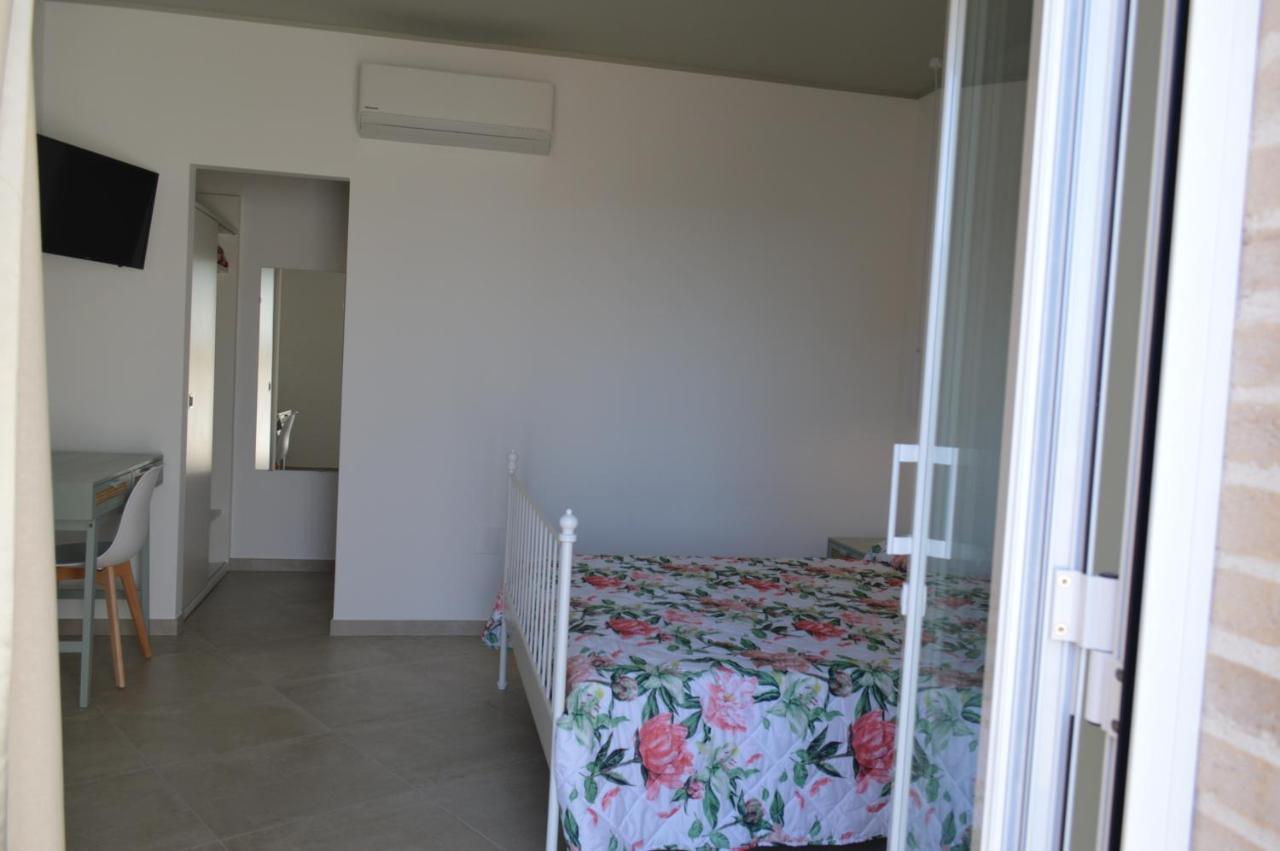 Fonte D'Olio Conero Relais Bed & Breakfast ซีโรโล ภายนอก รูปภาพ